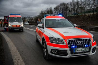 Korb: Frau kommt nach medizinischem Notfall von der B14 ab und muss reanimiert werden